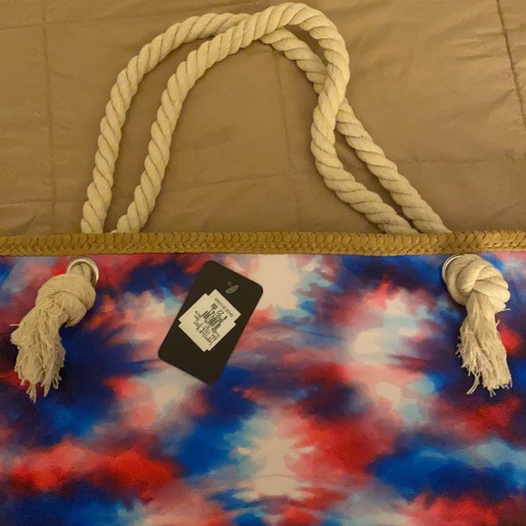 Beach/overnight Tote - Picture 7 of 9